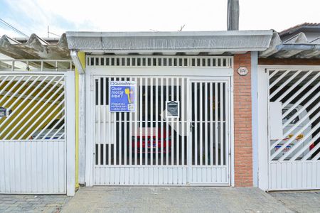 Casa à venda com 120m², 2 quartos e 1 vaga Casa à venda com 120m², 2 quartos e 1 vagaFachada