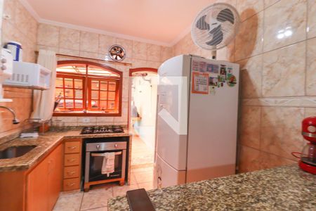 Casa à venda com 109m², 4 quartos e 5 vagas Casa à venda com 109m², 4 quartos e 5 vagasCozinha e Área de Serviço