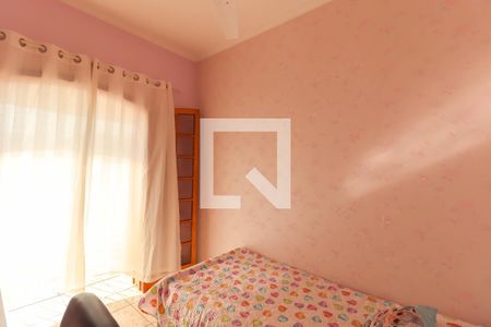 Casa à venda com 109m², 4 quartos e 5 vagas Casa à venda com 109m², 4 quartos e 5 vagasQuarto