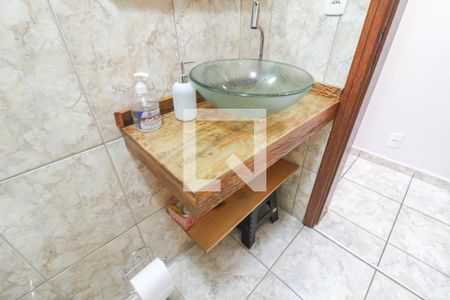 Casa à venda com 109m², 4 quartos e 5 vagas Casa à venda com 109m², 4 quartos e 5 vagasBanheiro