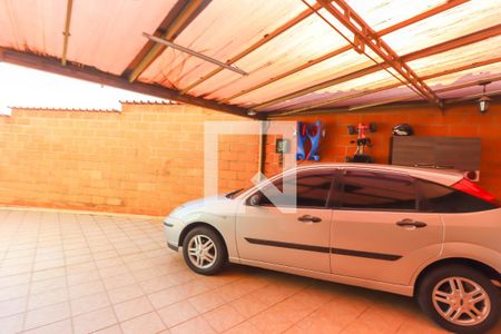 Casa à venda com 109m², 4 quartos e 5 vagas Casa à venda com 109m², 4 quartos e 5 vagasGaragem