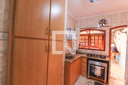 Casa à venda com 109m², 4 quartos e 5 vagas Casa à venda com 109m², 4 quartos e 5 vagasCozinha e Área de Serviço