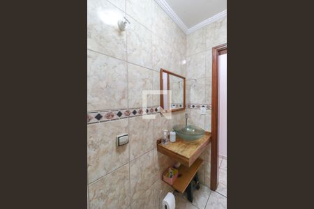 Casa à venda com 109m², 4 quartos e 5 vagas Casa à venda com 109m², 4 quartos e 5 vagasBanheiro