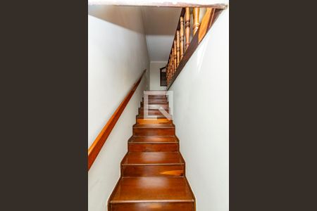 Casa à venda com 360m², 4 quartos e 4 vagasEscada