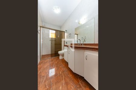 Casa à venda com 360m², 4 quartos e 4 vagasBanheiro Social