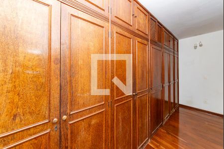 Casa à venda com 360m², 4 quartos e 4 vagasCloset da suíte