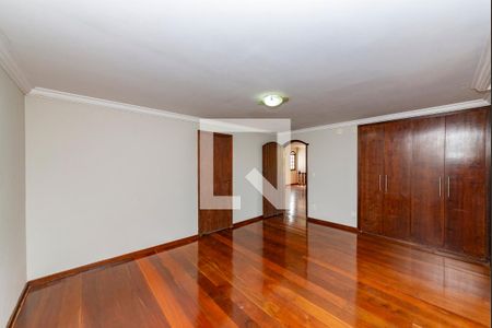 Casa à venda com 360m², 4 quartos e 4 vagasSuíte