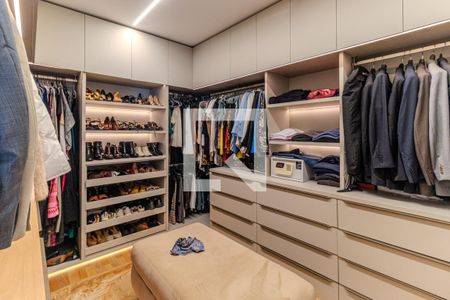 Apartamento à venda com 312m², 4 quartos e 4 vagasCloset da Suíte 2