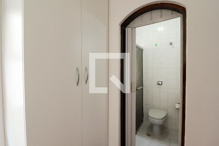 Casa à venda com 230m², 3 quartos e 4 vagasSuíte 2