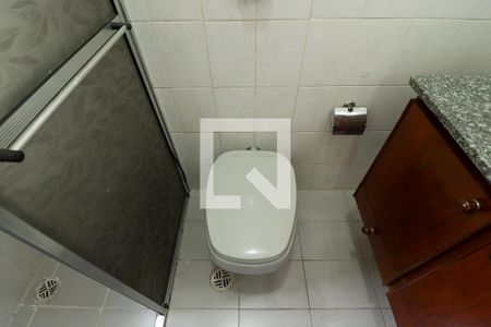 Casa à venda com 230m², 3 quartos e 4 vagasBanheiro da Suíte 2