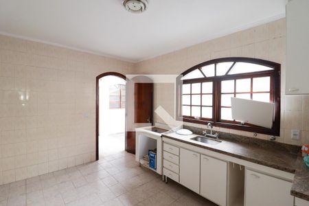 Casa à venda com 230m², 3 quartos e 4 vagasCozinha e Área de Serviço