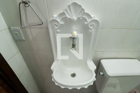 Casa à venda com 230m², 3 quartos e 4 vagasLavabo