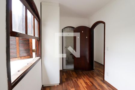 Casa à venda com 230m², 3 quartos e 4 vagasSuíte 2