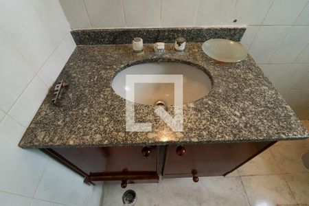 Casa à venda com 230m², 3 quartos e 4 vagasBanheiro da Suíte 1