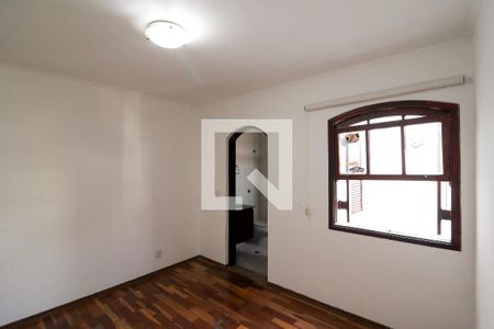 Casa à venda com 230m², 3 quartos e 4 vagasSuíte 3