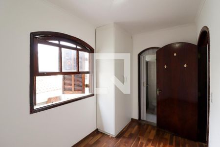 Casa à venda com 230m², 3 quartos e 4 vagasSuíte 2