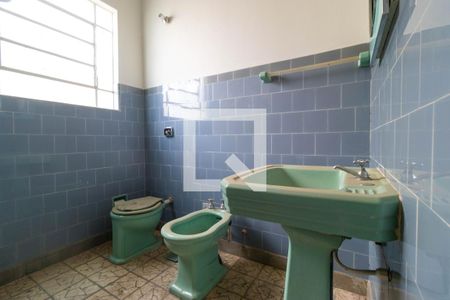 Banheiro de casa à venda com 2 quartos, 200m² em Vila Teixeira, Campinas