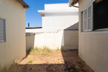 Quintal de casa à venda com 2 quartos, 200m² em Vila Teixeira, Campinas