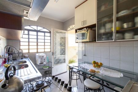 Casa para alugar com 200m², 3 quartos e 1 vagaCozinha