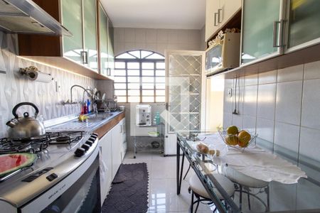 Casa para alugar com 200m², 3 quartos e 1 vagaCozinha