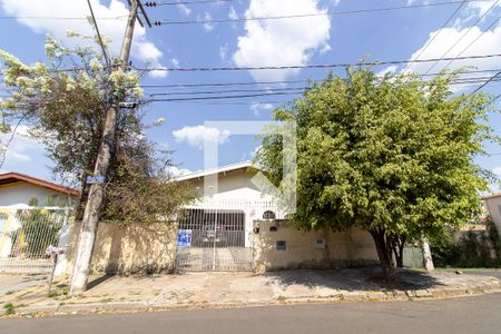 Casa para alugar com 200m², 3 quartos e 1 vagaFachada
