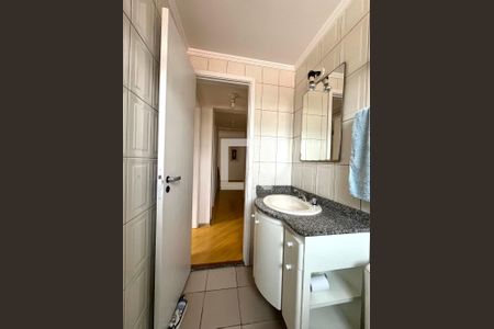 Apartamento à venda com 90m², 3 quartos e 2 vagas Apartamento à venda com 90m², 3 quartos e 2 vagasBanheiro Corredor