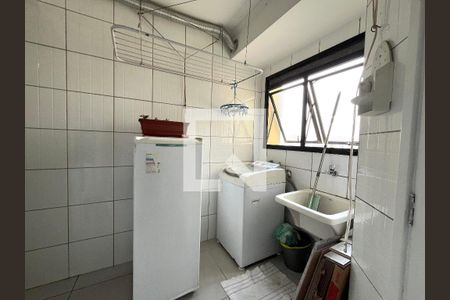 Apartamento à venda com 90m², 3 quartos e 2 vagas Apartamento à venda com 90m², 3 quartos e 2 vagasÁrea de Serviço