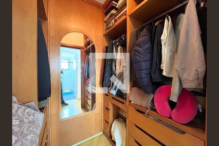 Apartamento à venda com 90m², 3 quartos e 2 vagas Apartamento à venda com 90m², 3 quartos e 2 vagasCloset da suíte