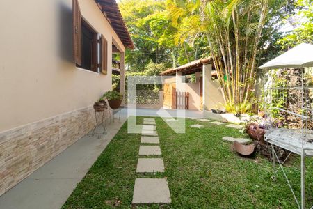 Casa para alugar com 300m², 4 quartos e 6 vagasQuintal