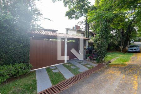 Casa para alugar com 300m², 4 quartos e 6 vagasFachada