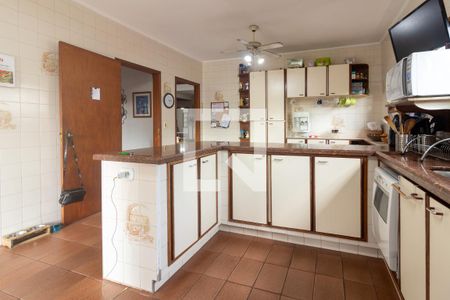 Casa para alugar com 300m², 4 quartos e 6 vagasCozinha