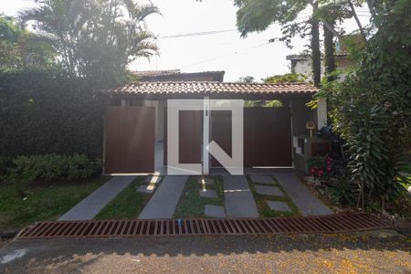 Casa para alugar com 300m², 4 quartos e 6 vagasFachada