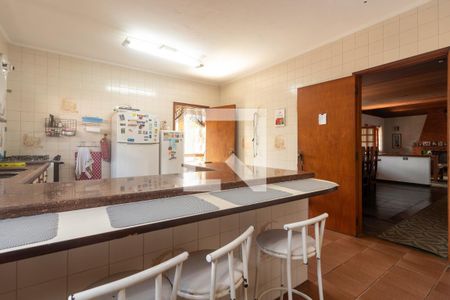 Casa para alugar com 300m², 4 quartos e 6 vagasCozinha