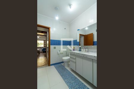 Casa para alugar com 300m², 4 quartos e 6 vagasBanheiro da Suíte