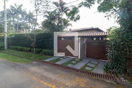 Casa para alugar com 300m², 4 quartos e 6 vagasFachada