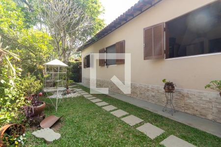 Casa para alugar com 300m², 4 quartos e 6 vagasQuintal