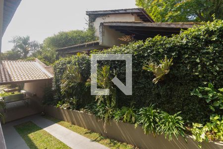 Casa para alugar com 300m², 4 quartos e 6 vagasQuintal