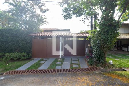 Casa para alugar com 300m², 4 quartos e 6 vagasFachada
