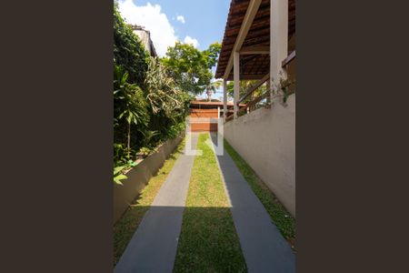Casa para alugar com 300m², 4 quartos e 6 vagasQuintal