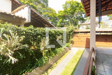 Casa para alugar com 300m², 4 quartos e 6 vagasQuintal