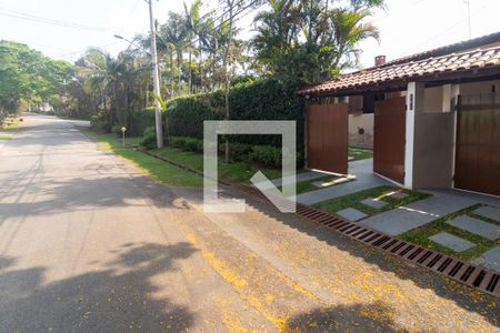 Casa para alugar com 300m², 4 quartos e 6 vagasFachada