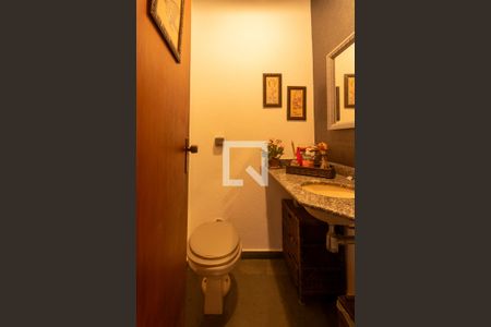 Casa para alugar com 300m², 4 quartos e 6 vagasLavabo