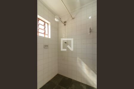 Casa para alugar com 300m², 4 quartos e 6 vagasBanheiro de serviço