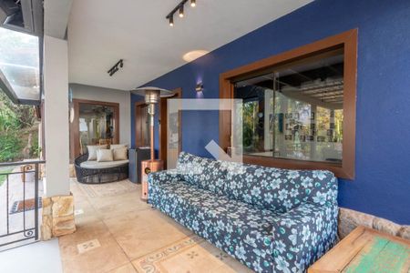 Casa de condomínio à venda com 350m², 4 quartos e 6 vagas Casa de condomínio à venda com 350m², 4 quartos e 6 vagasVaranda da Sala