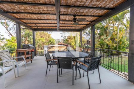 Casa de condomínio à venda com 350m², 4 quartos e 6 vagas Casa de condomínio à venda com 350m², 4 quartos e 6 vagasEspaço Gourmet