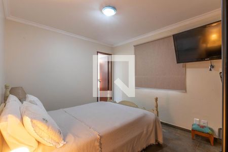 Casa de condomínio à venda com 350m², 4 quartos e 6 vagas Casa de condomínio à venda com 350m², 4 quartos e 6 vagasQuarto 1