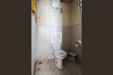 Casa à venda com 450m², 4 quartos e 6 vagasBanheiro de Serviço