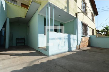 Area externa de casa à venda com 3 quartos, 200m² em Santa Efigênia, Belo Horizonte