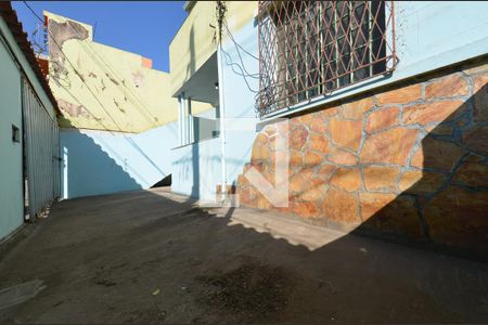 Area externa de casa à venda com 3 quartos, 200m² em Santa Efigênia, Belo Horizonte
