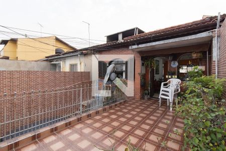 Casa à venda com 175m², 3 quartos e 2 vagas Casa à venda com 175m², 3 quartos e 2 vagasTerraço